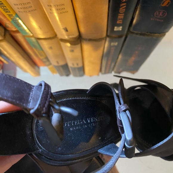 Bottega Veneta wedge authentic everything I own or sell is authentic - Picture 2 of 5